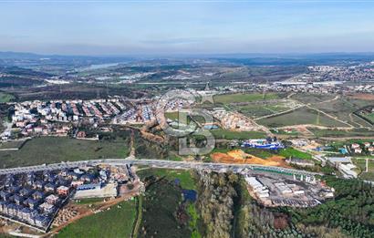 Tepeören'de 16.633 m2 Anayol Üzerinde 0,35 Emsal Arsa