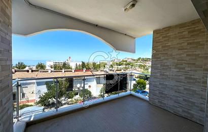 Kuşadası'nda Satılık Deniz Manzaralı 2+1 Daire