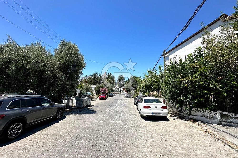 Kuşadası'nda Satılık Deniz Manzaralı 2+1 Daire