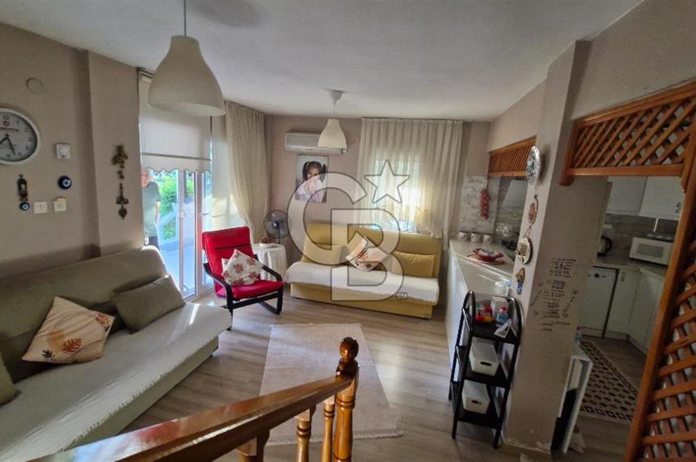 Dikili sahiller altında denize yakın villa