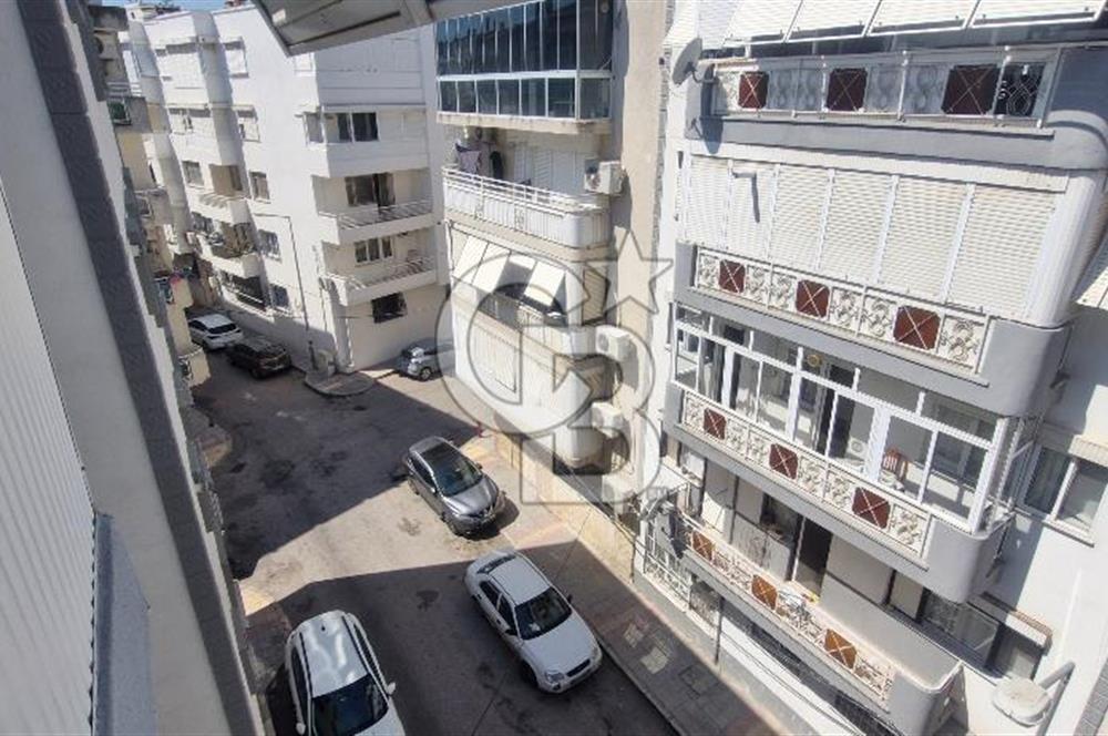 Göztepe Stadyumu Arkası  3+1 Satılık Daire 