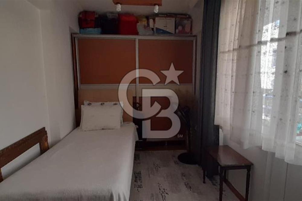 Ayvalık Armutçuk'ta Merkezi Konumda Bakımlı 3+1 Ara Kat Daire