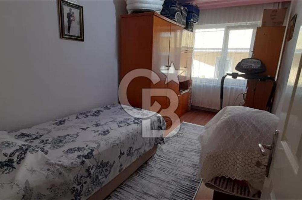 Ayvalık Armutçuk'ta Merkezi Konumda Bakımlı 3+1 Ara Kat Daire