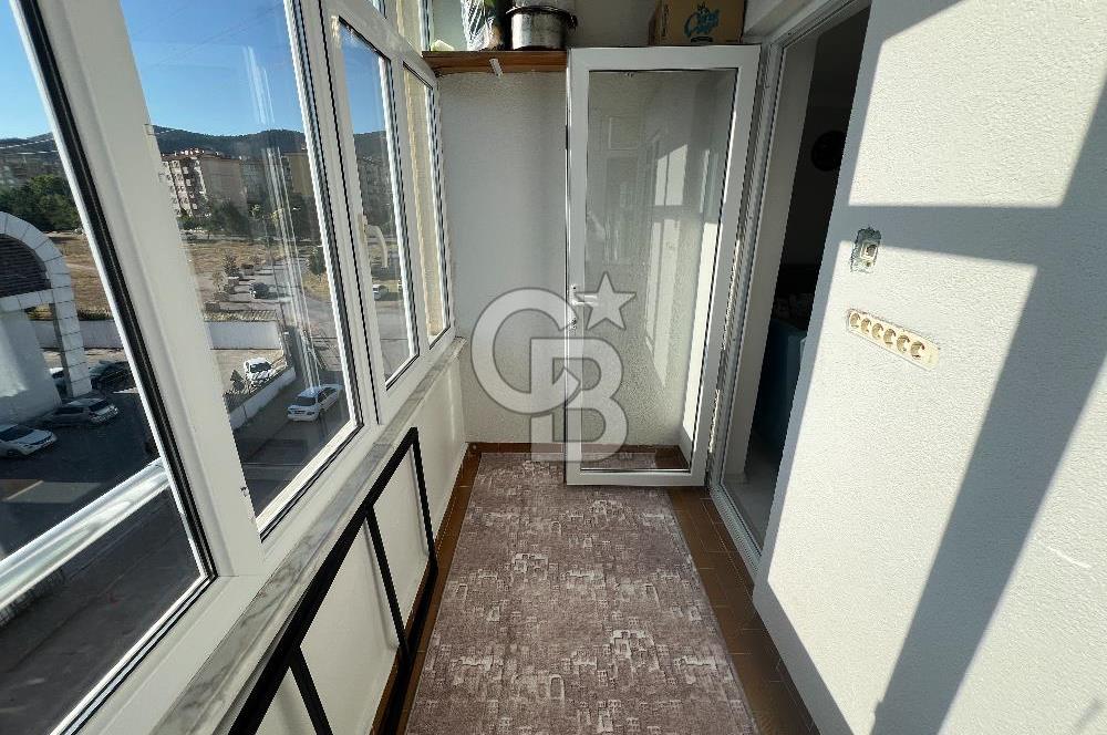 DERİNCE YENİKENT İÇİ TAMAMEN YENİ 3+1 SATILIK ARA KAT DAİRE