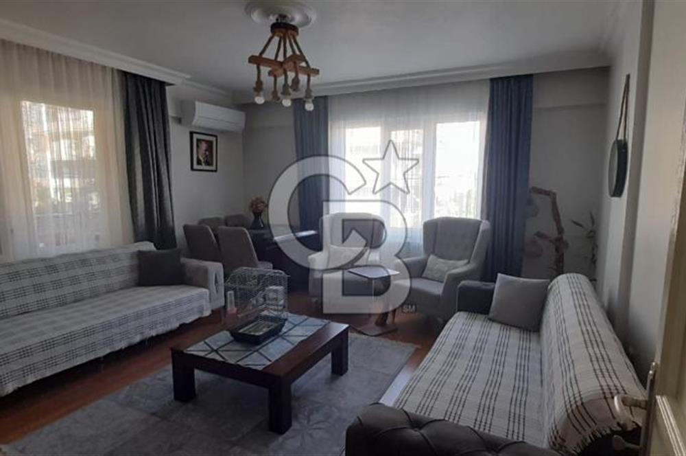 Ayvalık Armutçuk'ta Merkezi Konumda Bakımlı 3+1 Ara Kat Daire