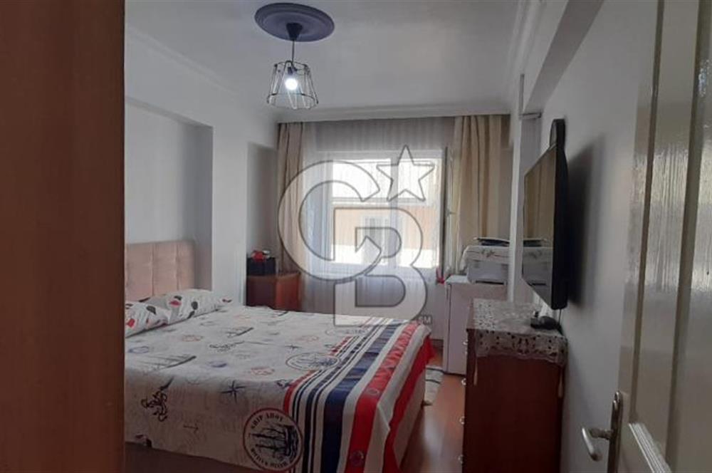 Ayvalık Armutçuk'ta Merkezi Konumda Bakımlı 3+1 Ara Kat Daire