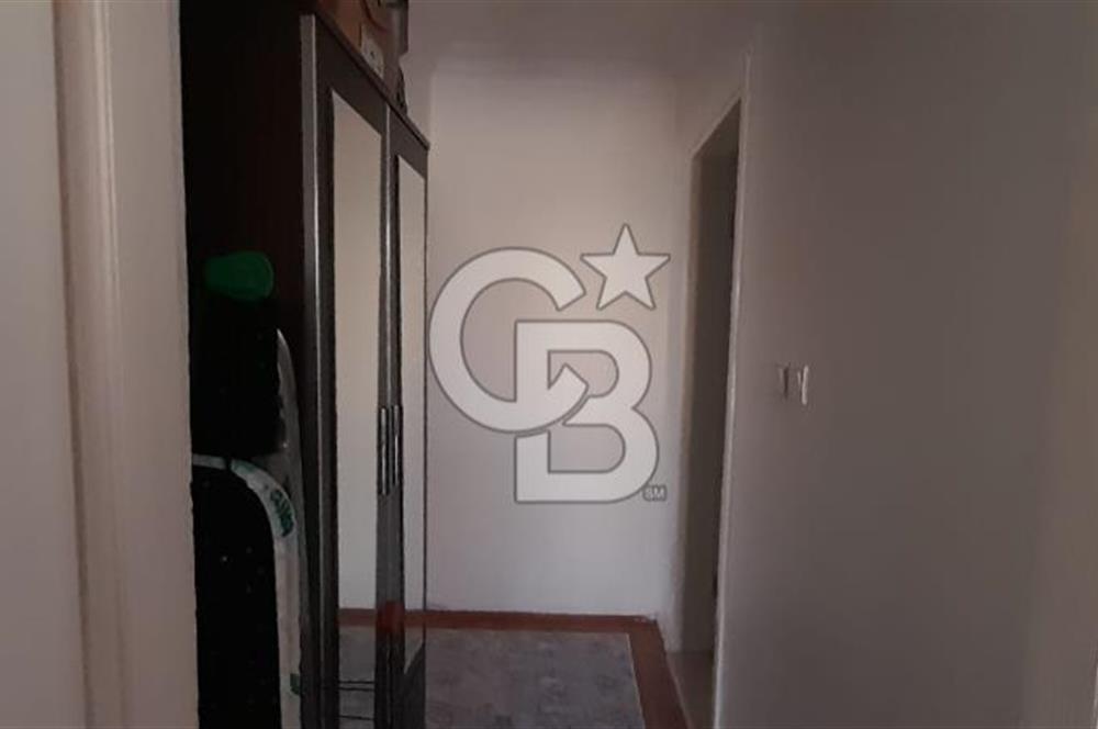Ayvalık Armutçuk'ta Merkezi Konumda Bakımlı 3+1 Ara Kat Daire