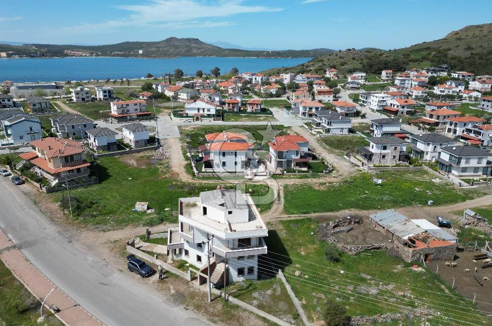 Ayvalık Küçükköy'de Satılık Müstakil İkiz Villa 