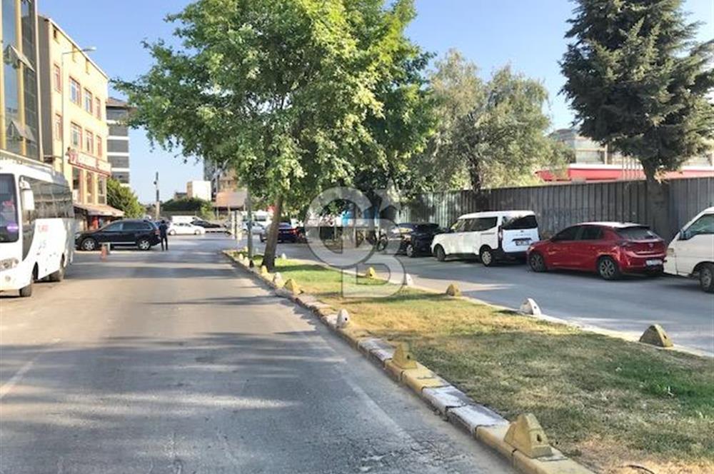 K. Çekmece Cennet Metrobüs Durağı yanı Plaza Katı