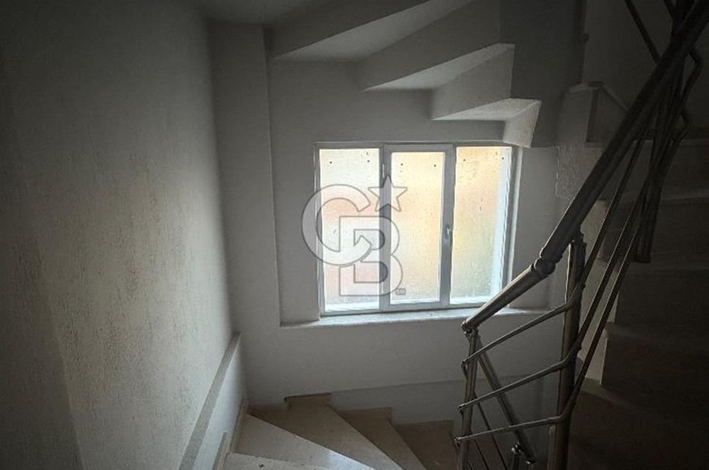 BORNOVA İNÖNÜ MAH-HOBİ BAHÇELİ, ASANSÖRLÜ KÖRFEZ MANZARALI 2+1 DAİRE