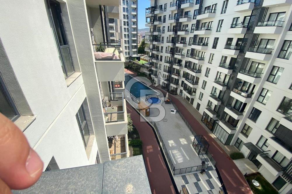 Bornova'da yatırıma uygun site içerisinde satılık 1+1 daire