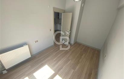 Bornova'da yatırıma uygun site içerisinde satılık 1+1 daire