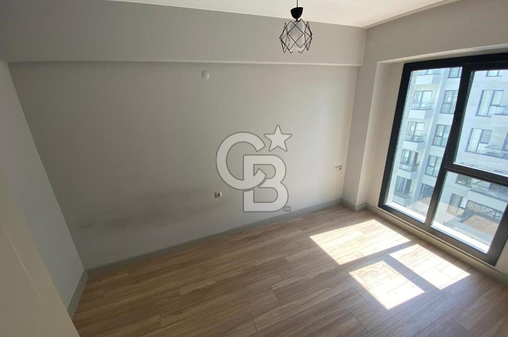 Bornova'da yatırıma uygun site içerisinde satılık 1+1 daire