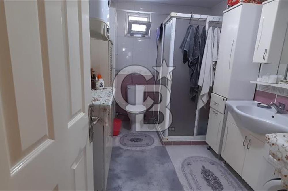Ayvalık Armutçuk'ta Merkezi Konumda Bakımlı 3+1 Ara Kat Daire