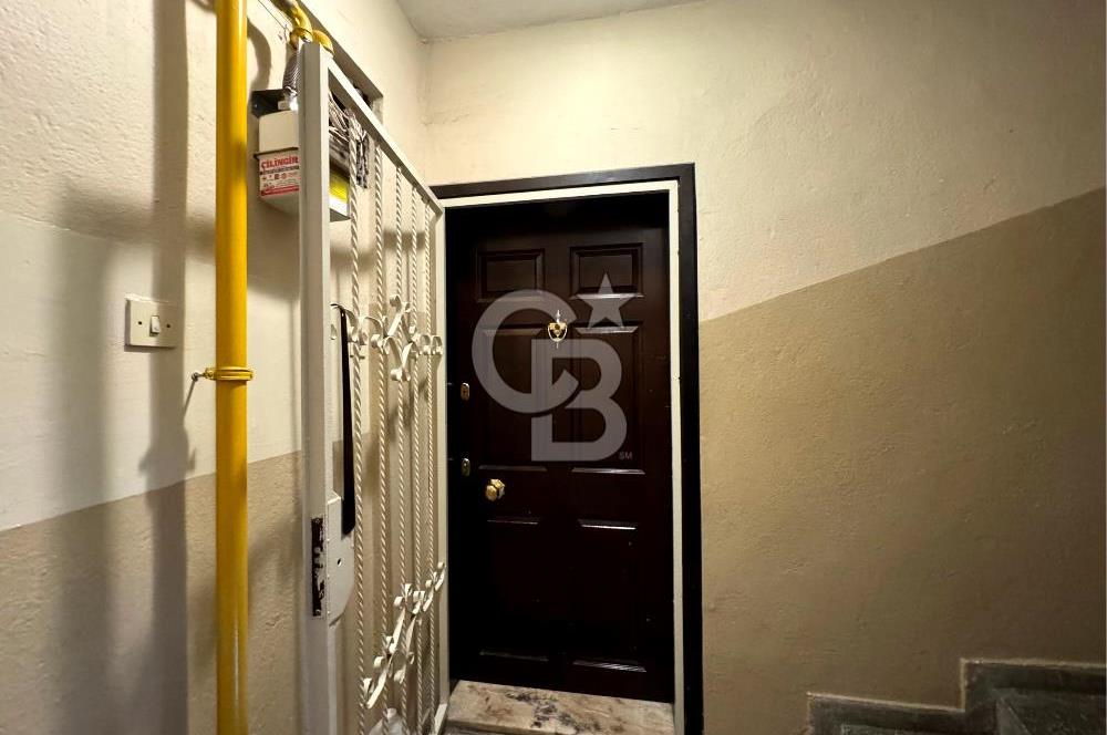 BORNOVA SÜVARİ CADDESİNDE SATILIK 3+1 DAİRE
