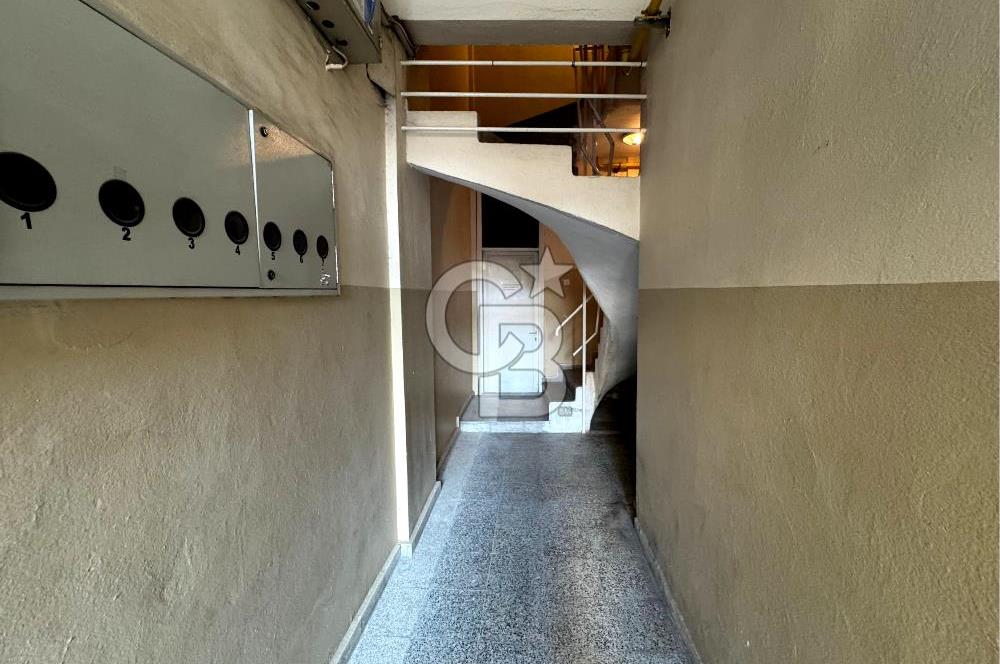 BORNOVA SÜVARİ CADDESİNDE SATILIK 3+1 DAİRE
