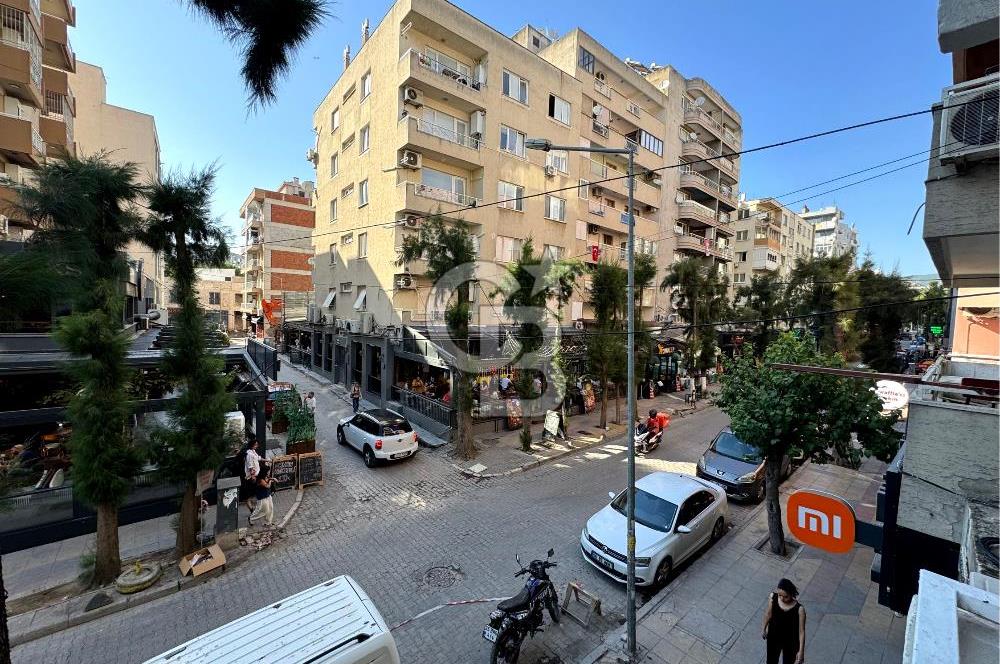 BORNOVA SÜVARİ CADDESİNDE SATILIK 3+1 DAİRE