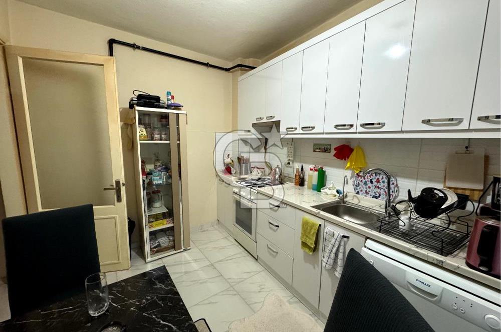 BORNOVA SÜVARİ CADDESİNDE SATILIK 3+1 DAİRE
