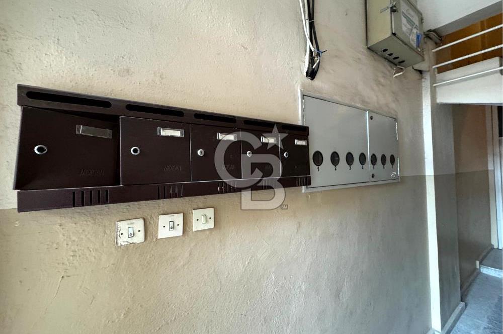 BORNOVA SÜVARİ CADDESİNDE SATILIK 3+1 DAİRE