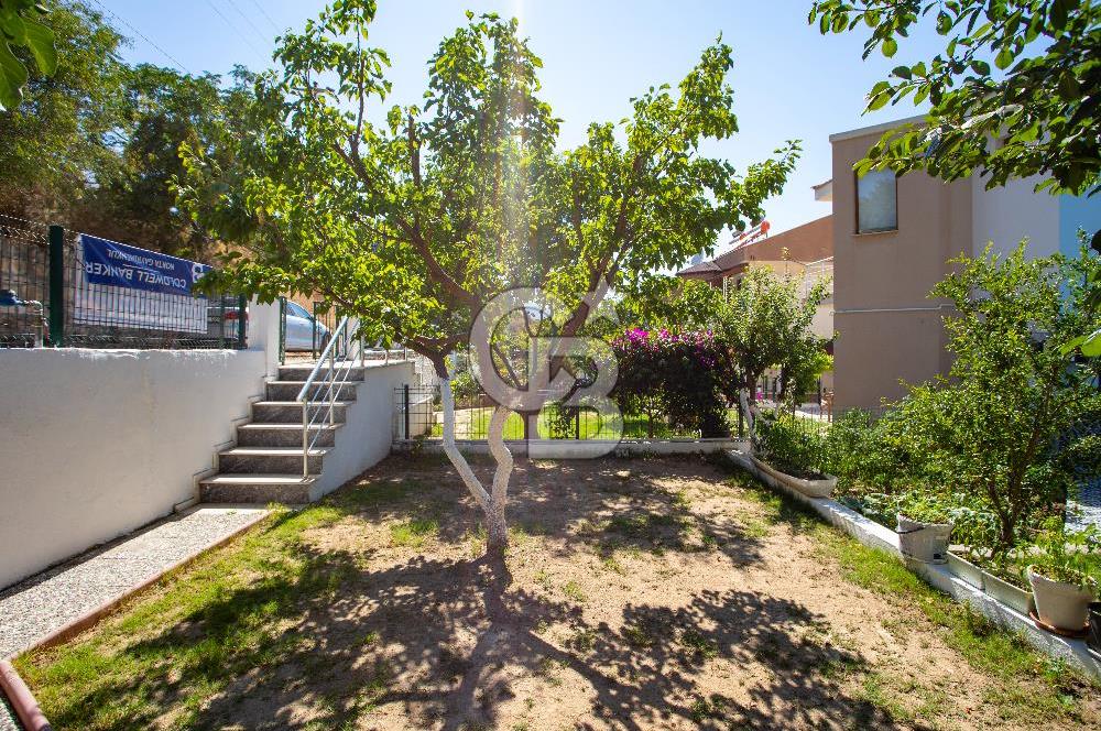 Yenifoça Petra Koyunda Satılık 3+1 Dubleks Villa