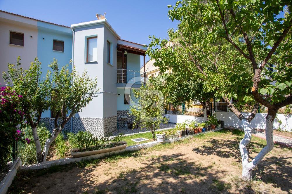 Yenifoça Petra Koyunda Satılık 3+1 Dubleks Villa