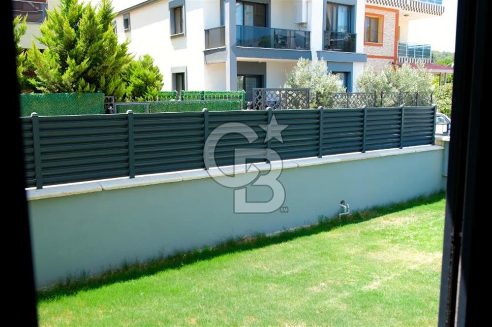 Zeytinalanında 5+1 Satılık Tam Müstakil Villa