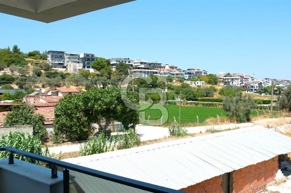 Zeytinalanında 5+1 Satılık Tam Müstakil Villa