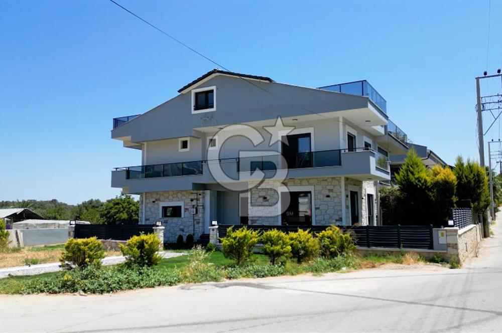 Zeytinalanında 5+1 Satılık Tam Müstakil Villa