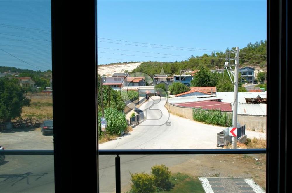 Zeytinalanında 5+1 Satılık Tam Müstakil Villa