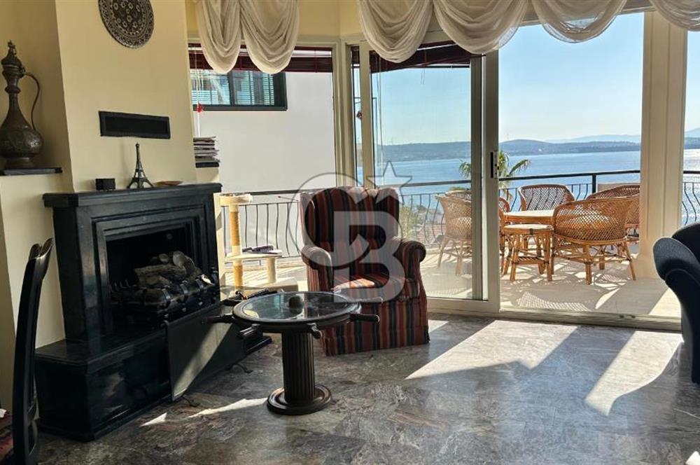 ÇEŞME PAŞALİMANINDA PANORAMİK DENİZ MANZARALI MÜSTAKİL VİLLA
