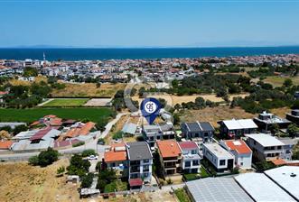 Zeytinalanında 5+1 Satılık Tam Müstakil Villa