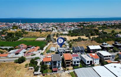 Zeytinalanında 5+1 Satılık Tam Müstakil Villa