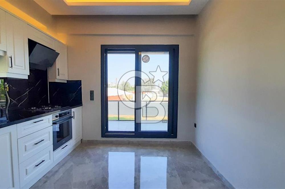 Zeytinalanında 5+1 Satılık Tam Müstakil Villa