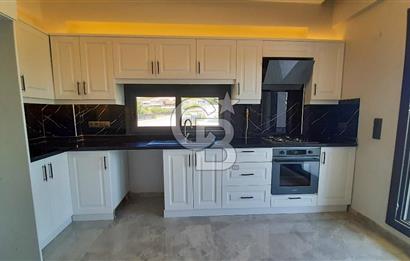 Zeytinalanında 5+1 Satılık Tam Müstakil Villa