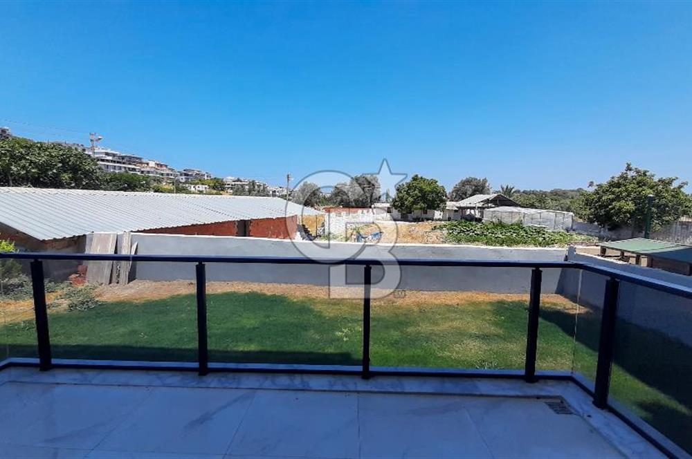 Zeytinalanında 5+1 Satılık Tam Müstakil Villa