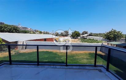 Zeytinalanında 5+1 Satılık Tam Müstakil Villa