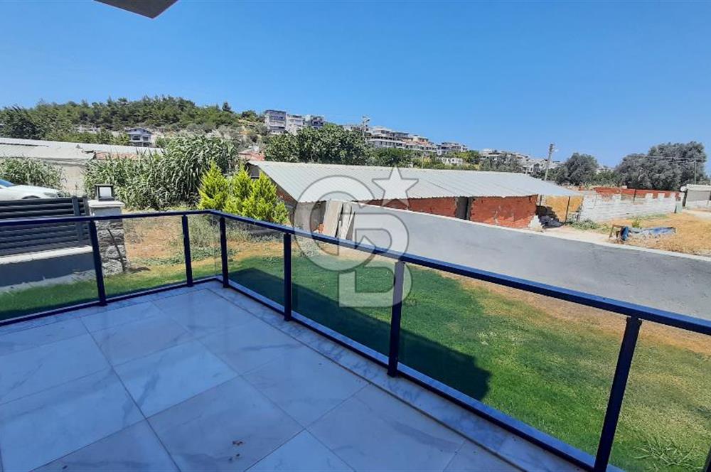 Zeytinalanında 5+1 Satılık Tam Müstakil Villa