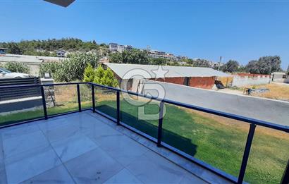 Zeytinalanında 5+1 Satılık Tam Müstakil Villa