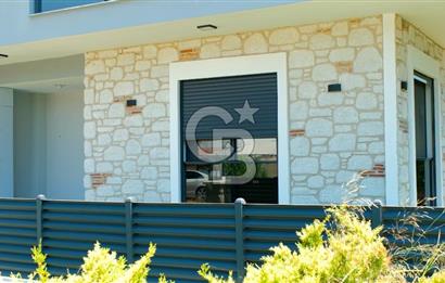 Zeytinalanında 5+1 Satılık Tam Müstakil Villa
