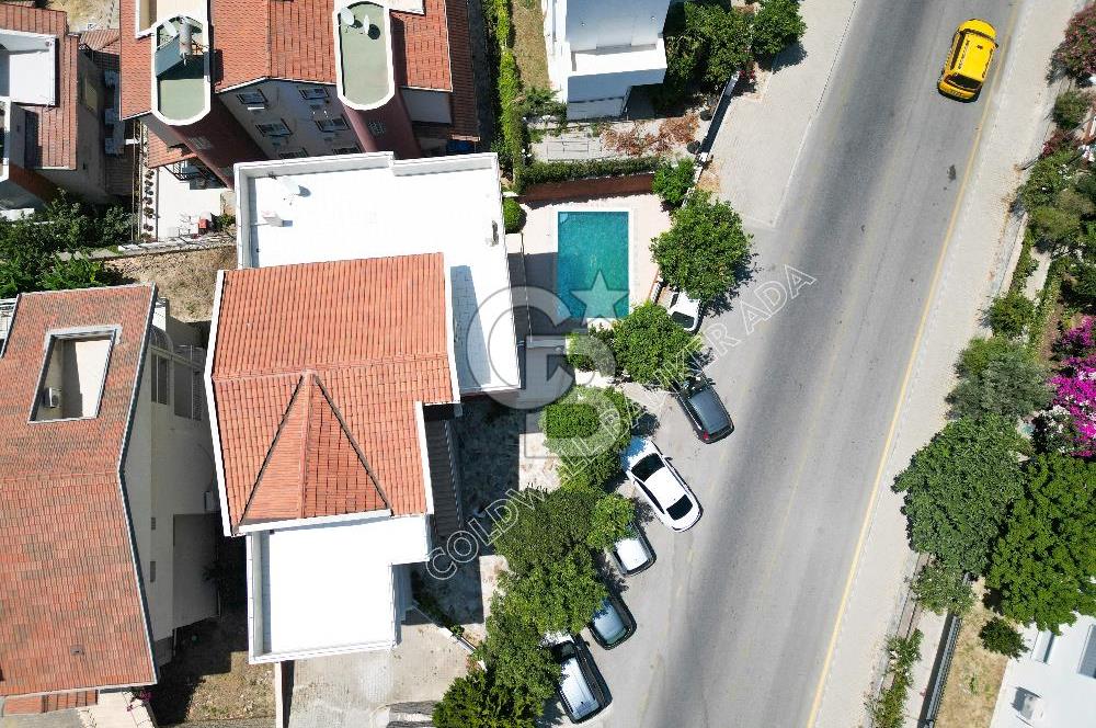 Kuşadası Kadınlar Denizinde Eşsiz Deniz Manzaralı Satılık Çatı Dubleks