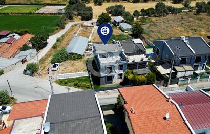 Zeytinalanında 5+1 Satılık Tam Müstakil Villa