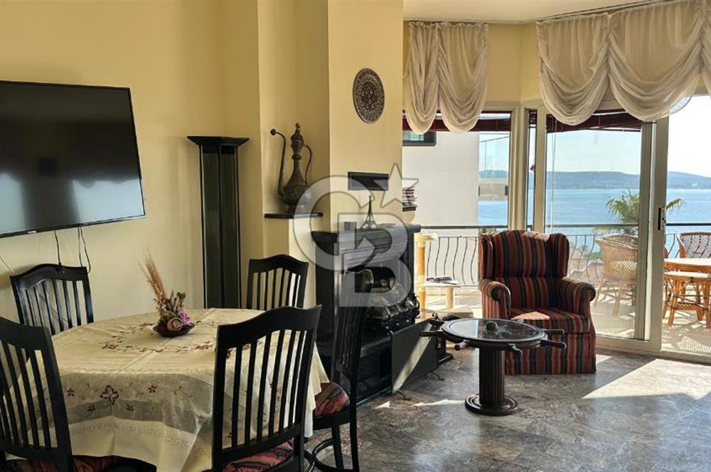 ÇEŞME PAŞALİMANINDA PANORAMİK DENİZ MANZARALI MÜSTAKİL VİLLA