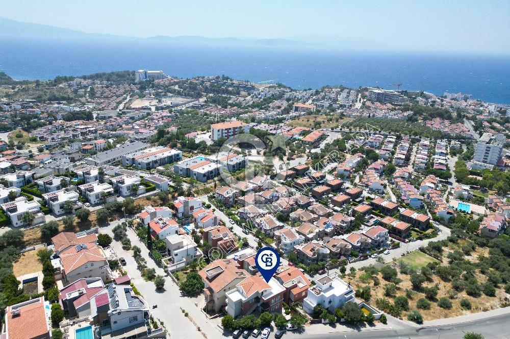 Kuşadası Kadınlar Denizinde Eşsiz Deniz Manzaralı Satılık Çatı Dubleks