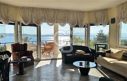 ÇEŞME PAŞALİMANINDA PANORAMİK DENİZ MANZARALI MÜSTAKİL VİLLA
