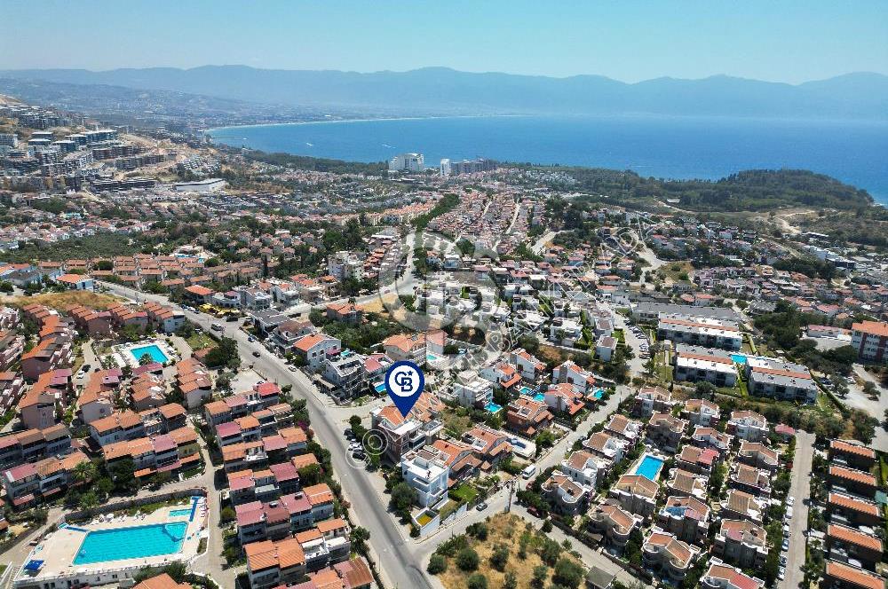Kuşadası Kadınlar Denizinde Eşsiz Deniz Manzaralı Satılık Çatı Dubleks