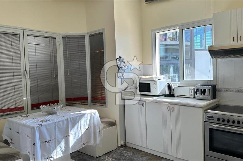 ÇEŞME PAŞALİMANINDA PANORAMİK DENİZ MANZARALI MÜSTAKİL VİLLA