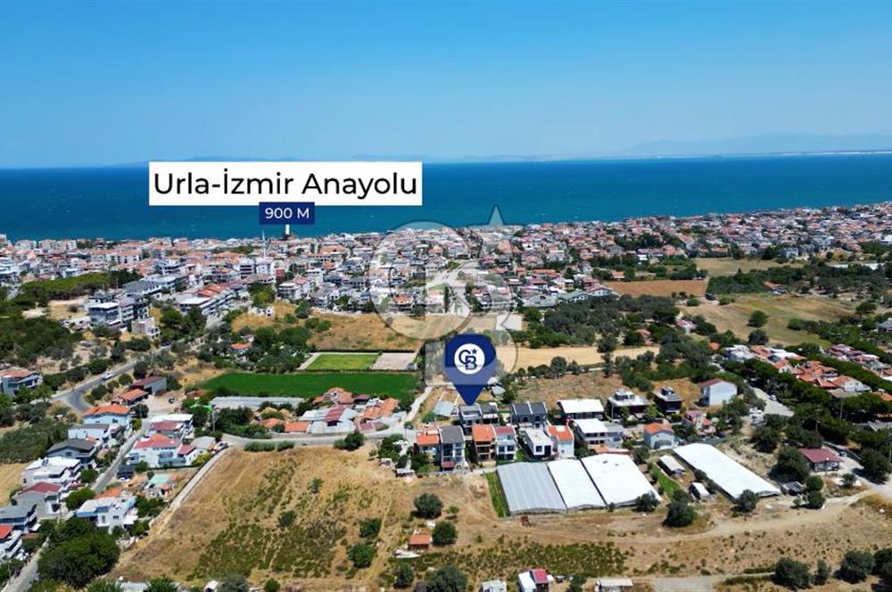 Zeytinalanında 5+1 Satılık Tam Müstakil Villa