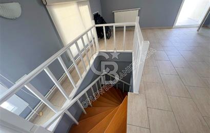 Kuşadası Kadınlar Denizinde Eşsiz Deniz Manzaralı Satılık Çatı Dubleks