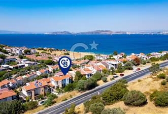Yenifoça Petra Koyunda Satılık 3+1 Dubleks Villa