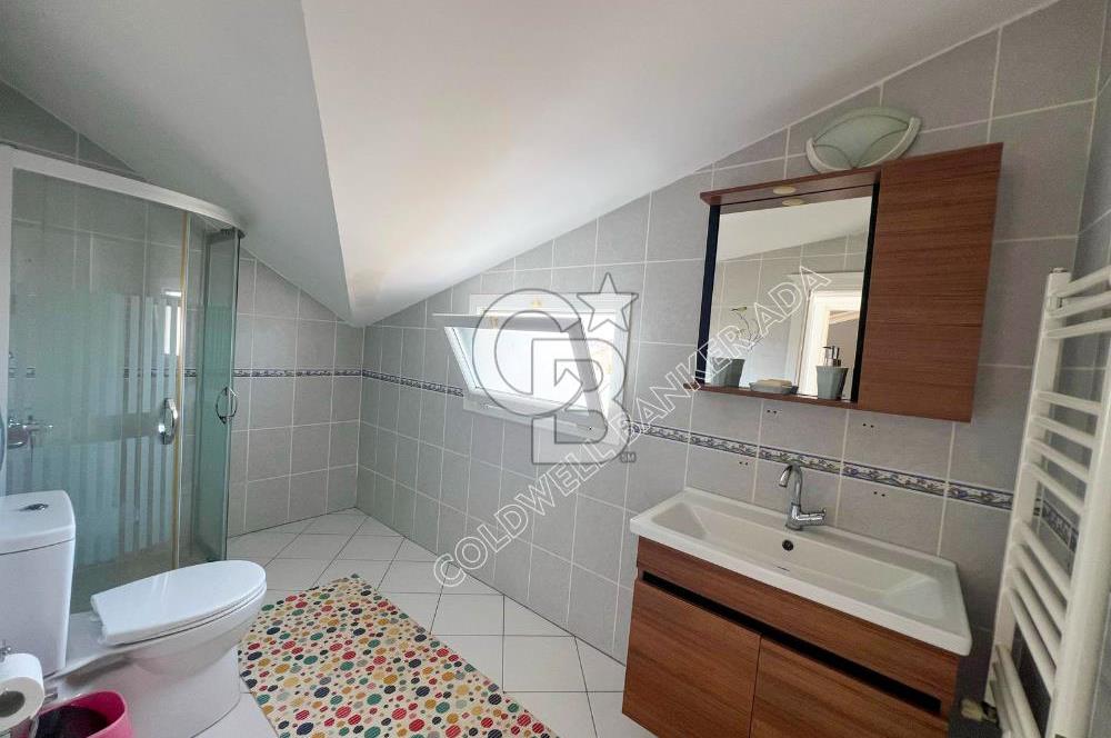 Kuşadası Kadınlar Denizinde Eşsiz Deniz Manzaralı Satılık Çatı Dubleks
